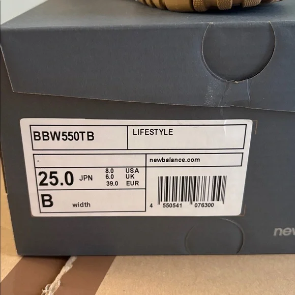 New Balance 550 - Picture 2 of 7